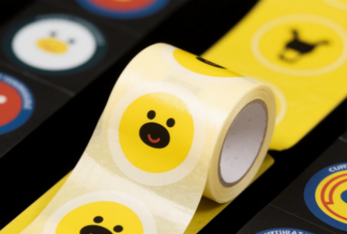 Жетілдірілген лазерлік басқару жүйесін қолдану арқылы жабысқақ жапсырманың жұмыс үрдісін өзгертіңіз